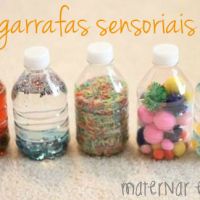 Garrafas sensoriais para bebês: uma atividade Montessori